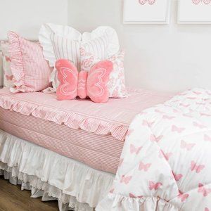 Not Selling!! ISO Beddy's Flutterby set in a twin!!